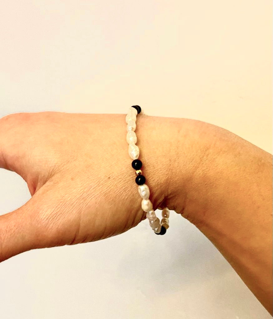 Endless Pearls Necklace & Bracelet Set