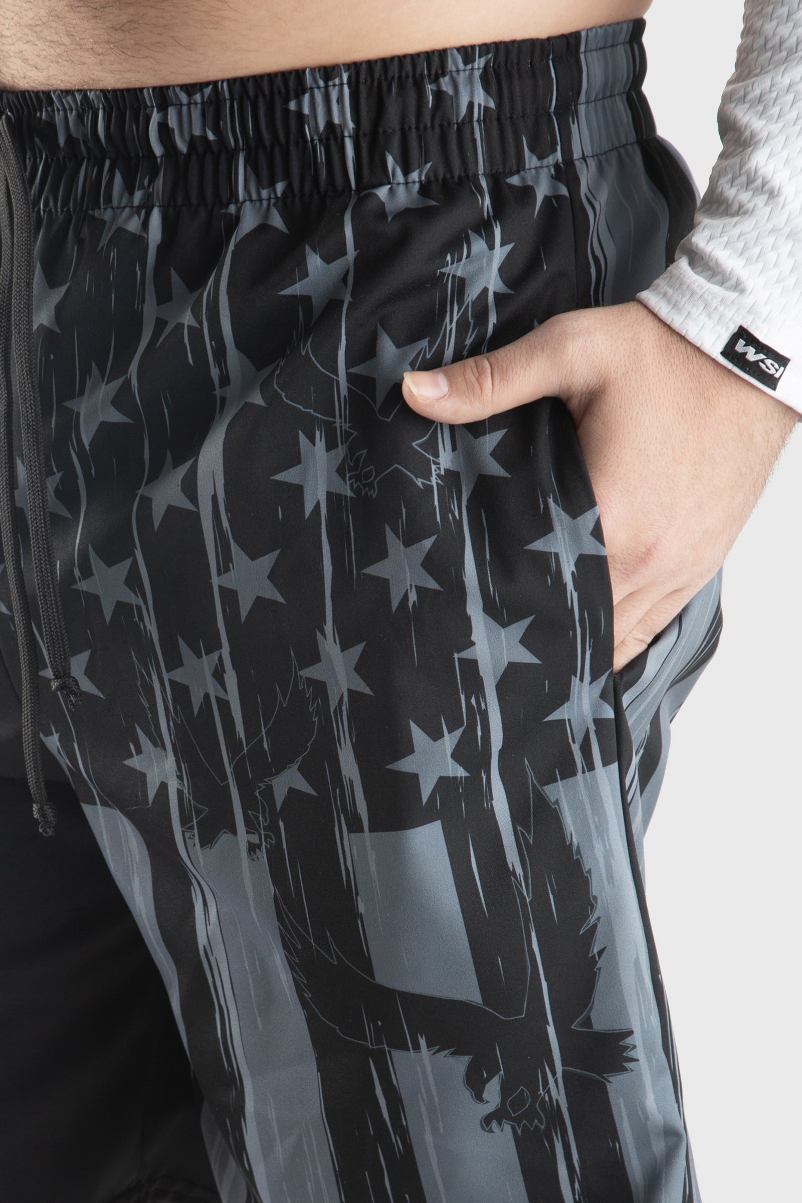Quick-Dry Eagle Flag Pocketed Swim Trunk - 7.5" Inseam