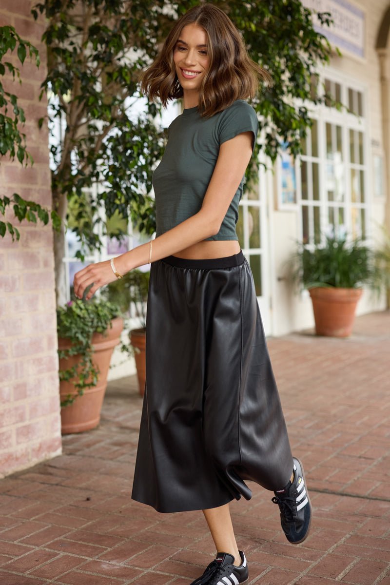 Basic Fitted Crop Cotton Tee