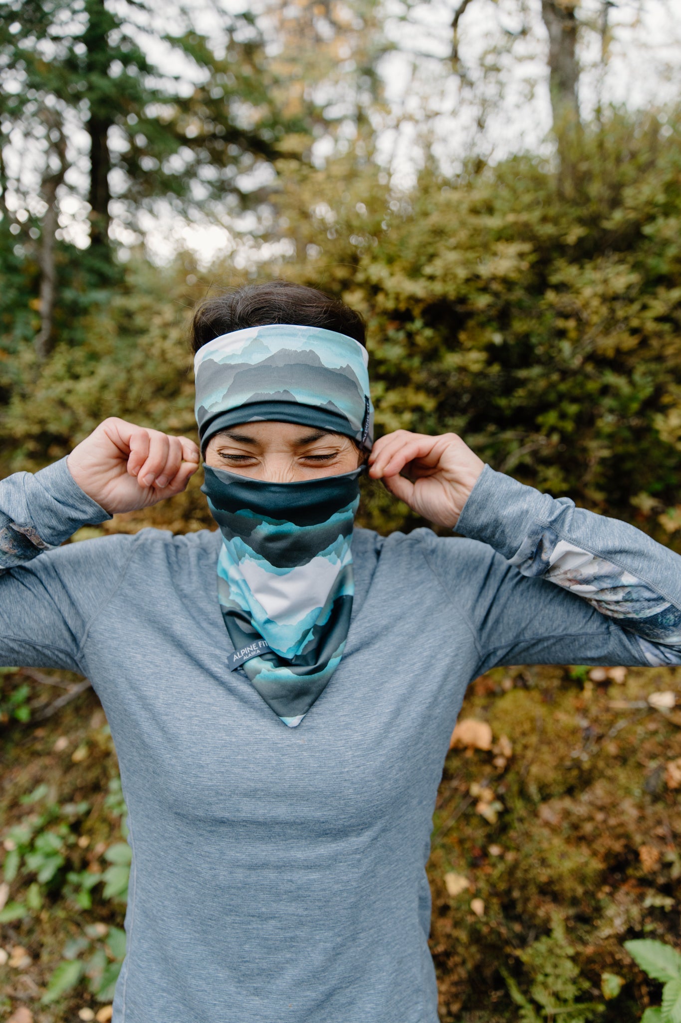 Mountain Recycled Fleece V Front Neck Warmer