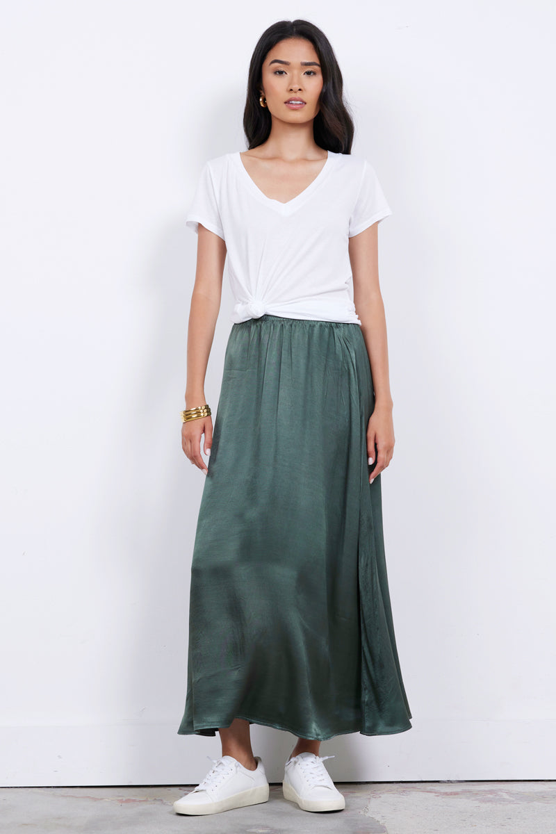 Low V-Neck Boyfriend Lightweight Tee