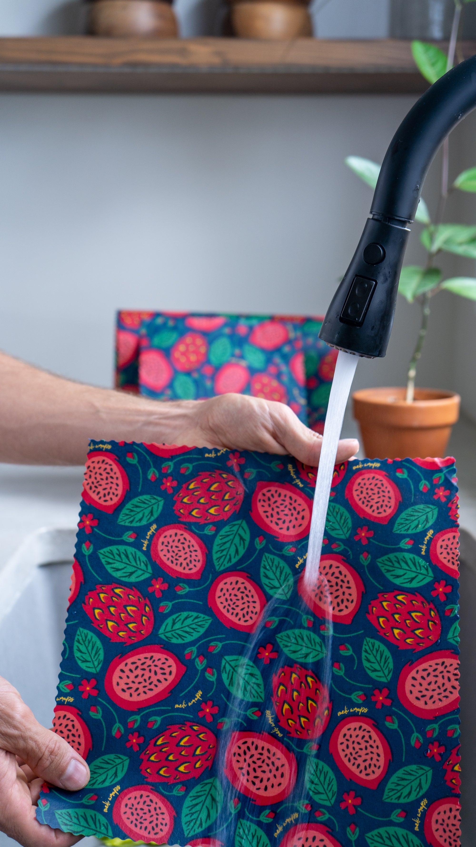 Eco-Friendly Beeswax Food Wrap - Dragonfruit Print