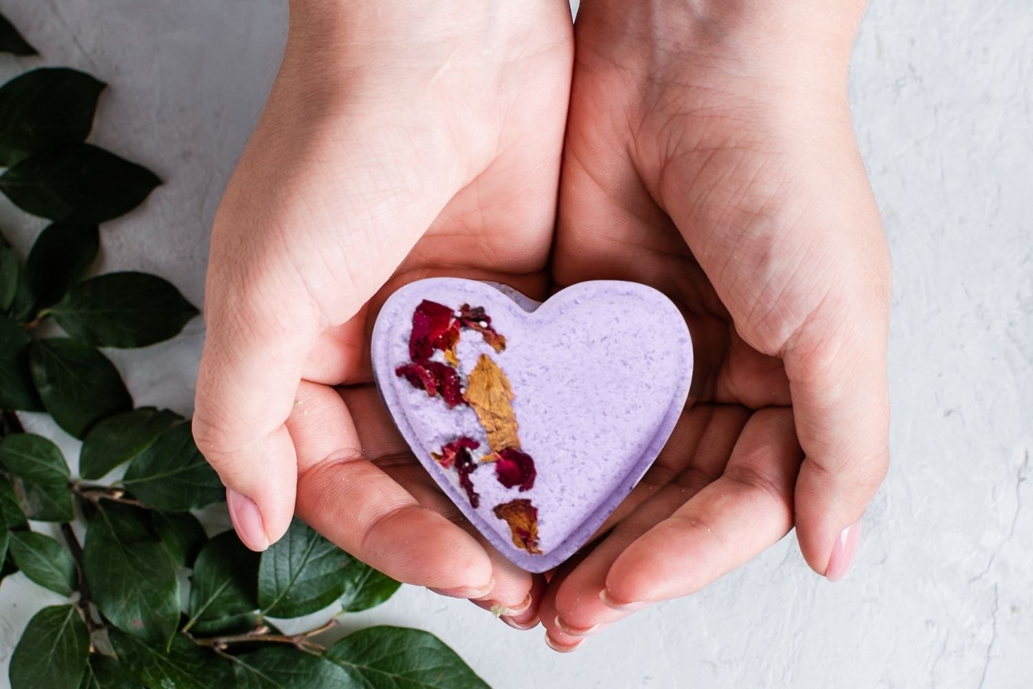 Valentine's Day Lavender Bath Bombs Gift Set - Heart Shaped