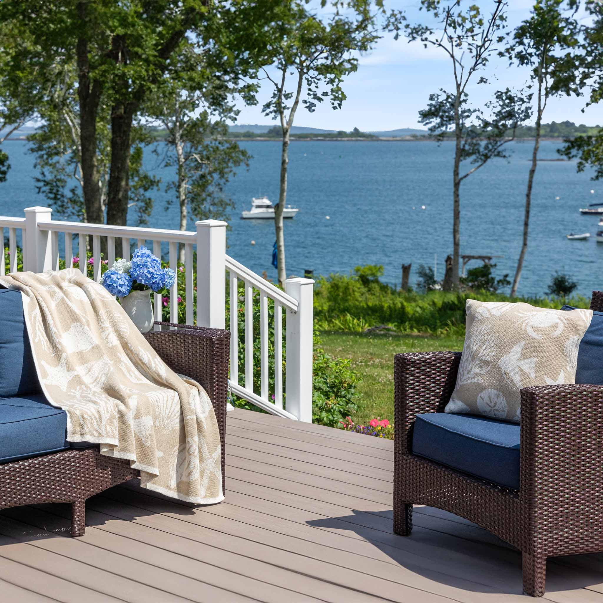 Coastal Pillow Sustainable Knit - Sea Life Design