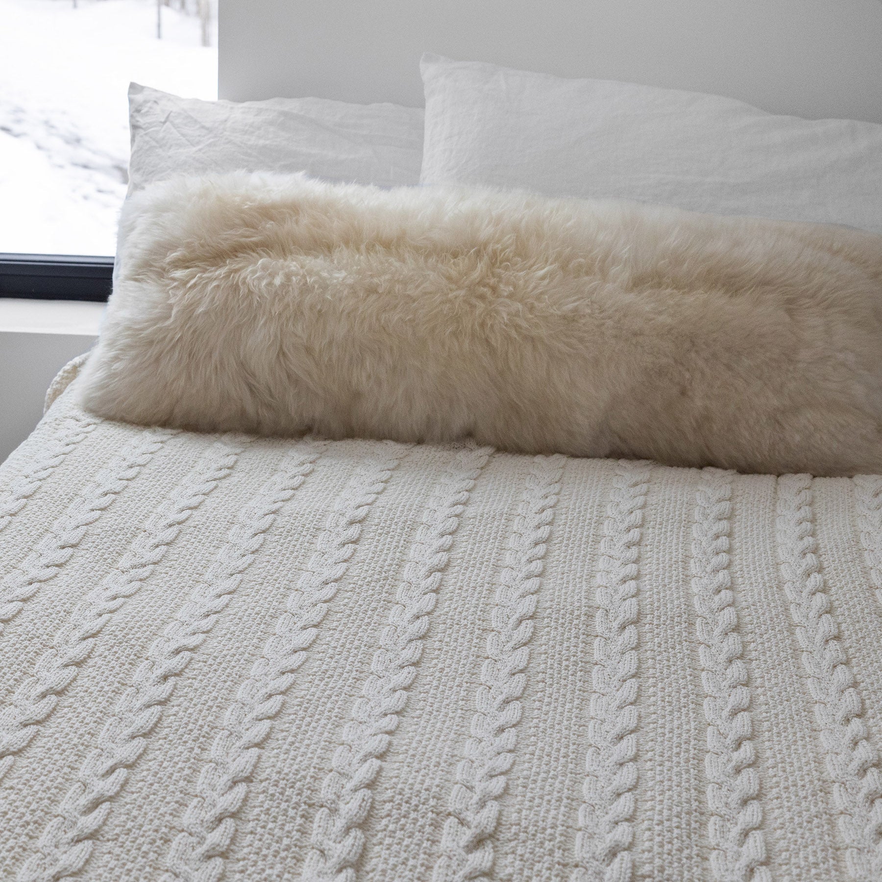 Eco-Friendly Chunky Cable Knit Throw Blanket - 60" x 50"