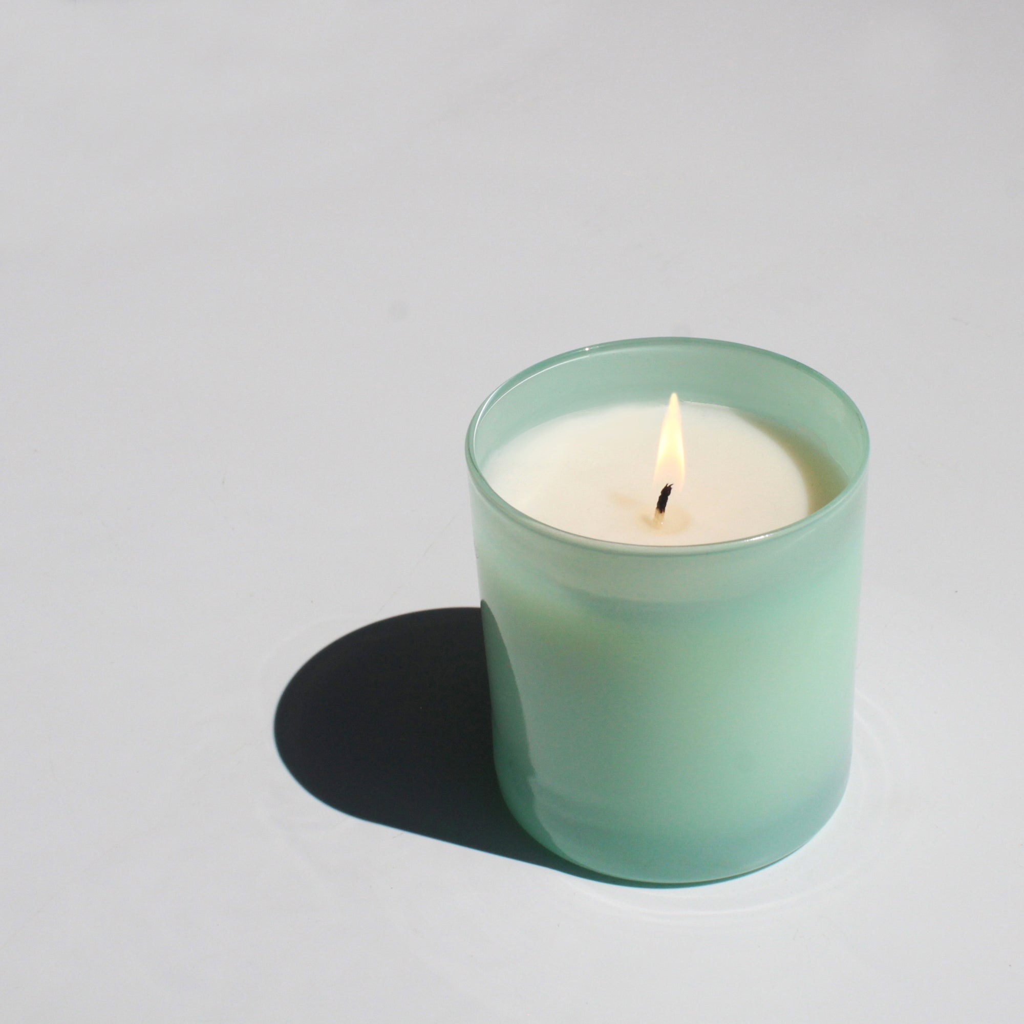 Cloud 9 oz. Hue Soy Candle - Violet Blossoms