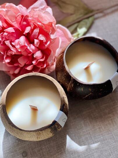 Eco-Friendly Coconut Wax Candle in Coconut Shell