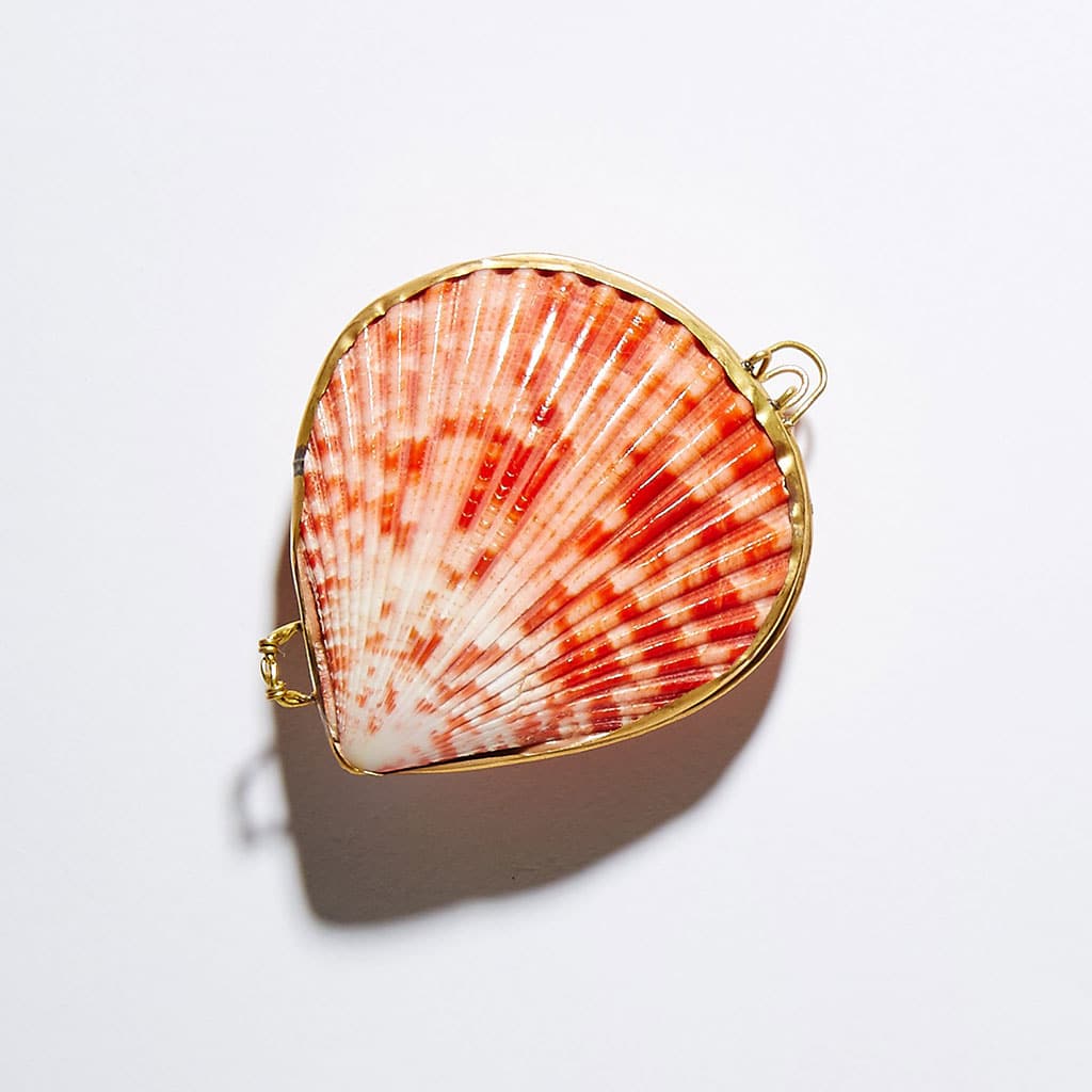 Geranium & Vetiver Perfume In Seashell Compact