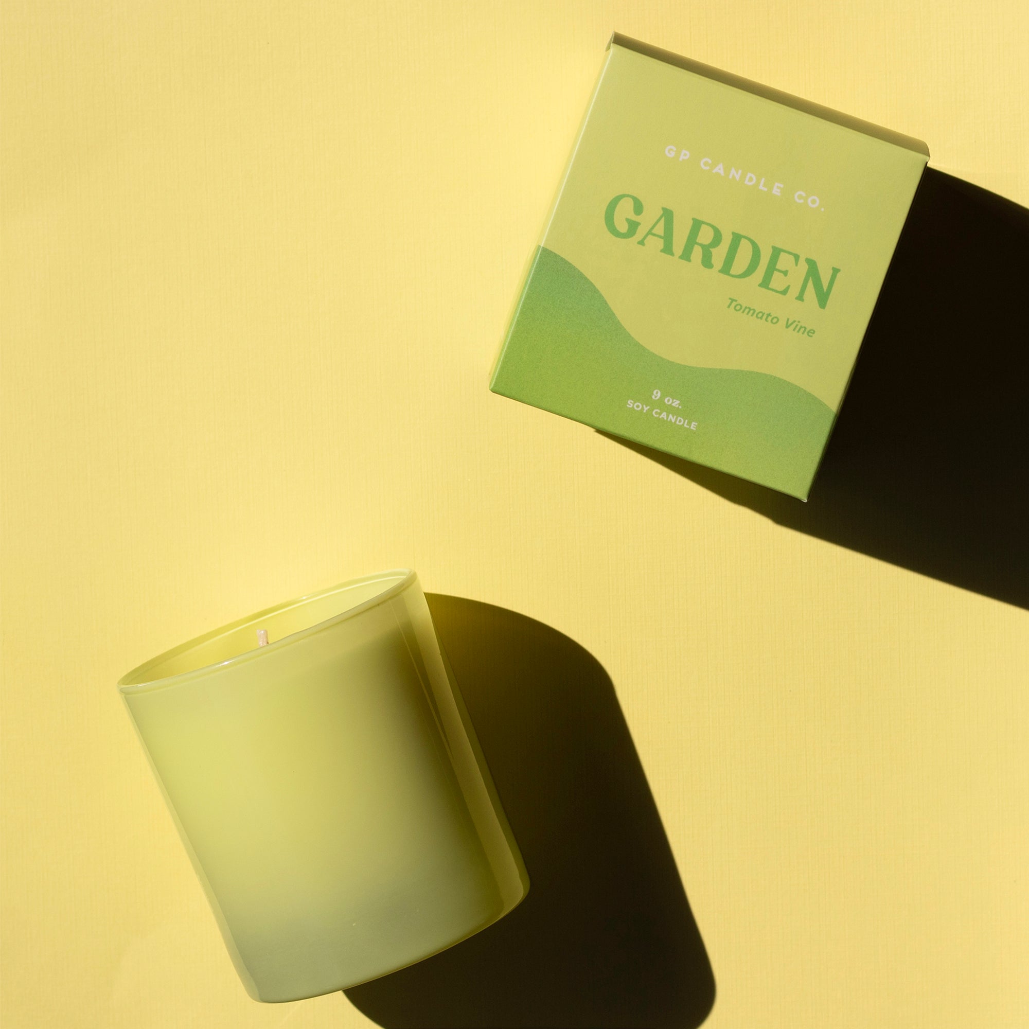 Garden 9 oz. Hue Soy Candle - Tomato Vine