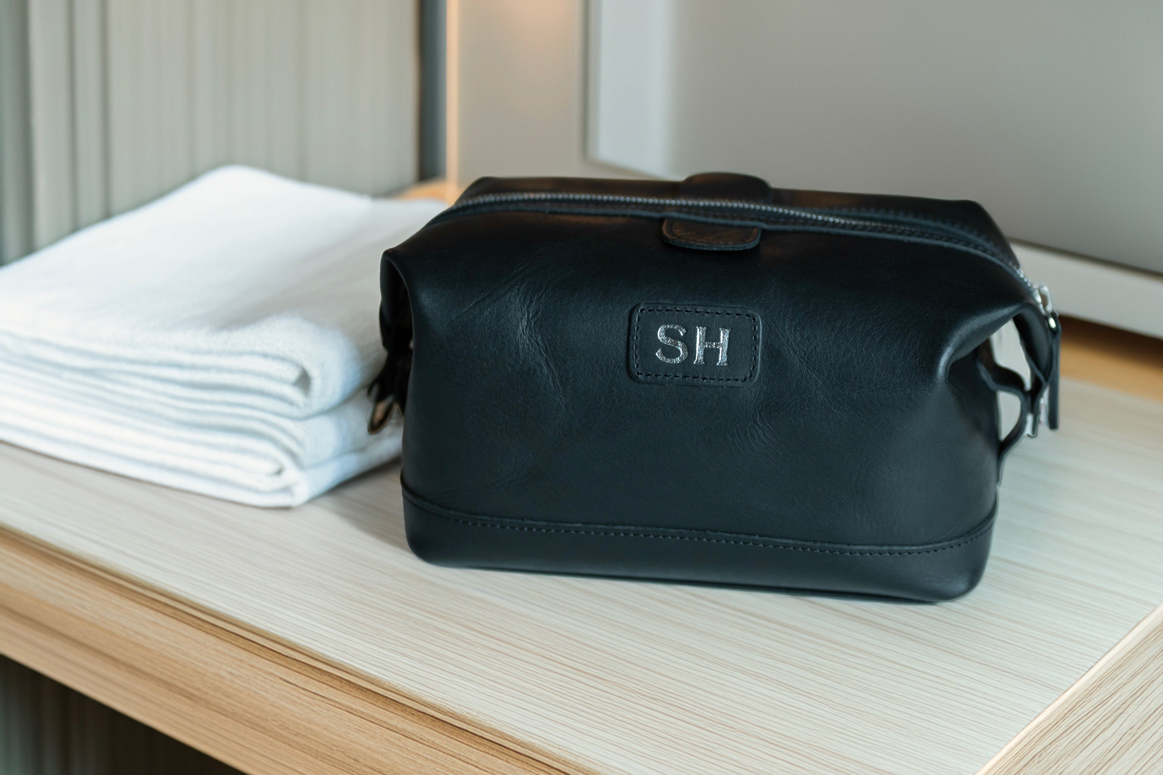 Classic Leather Ryder Dopp Kit