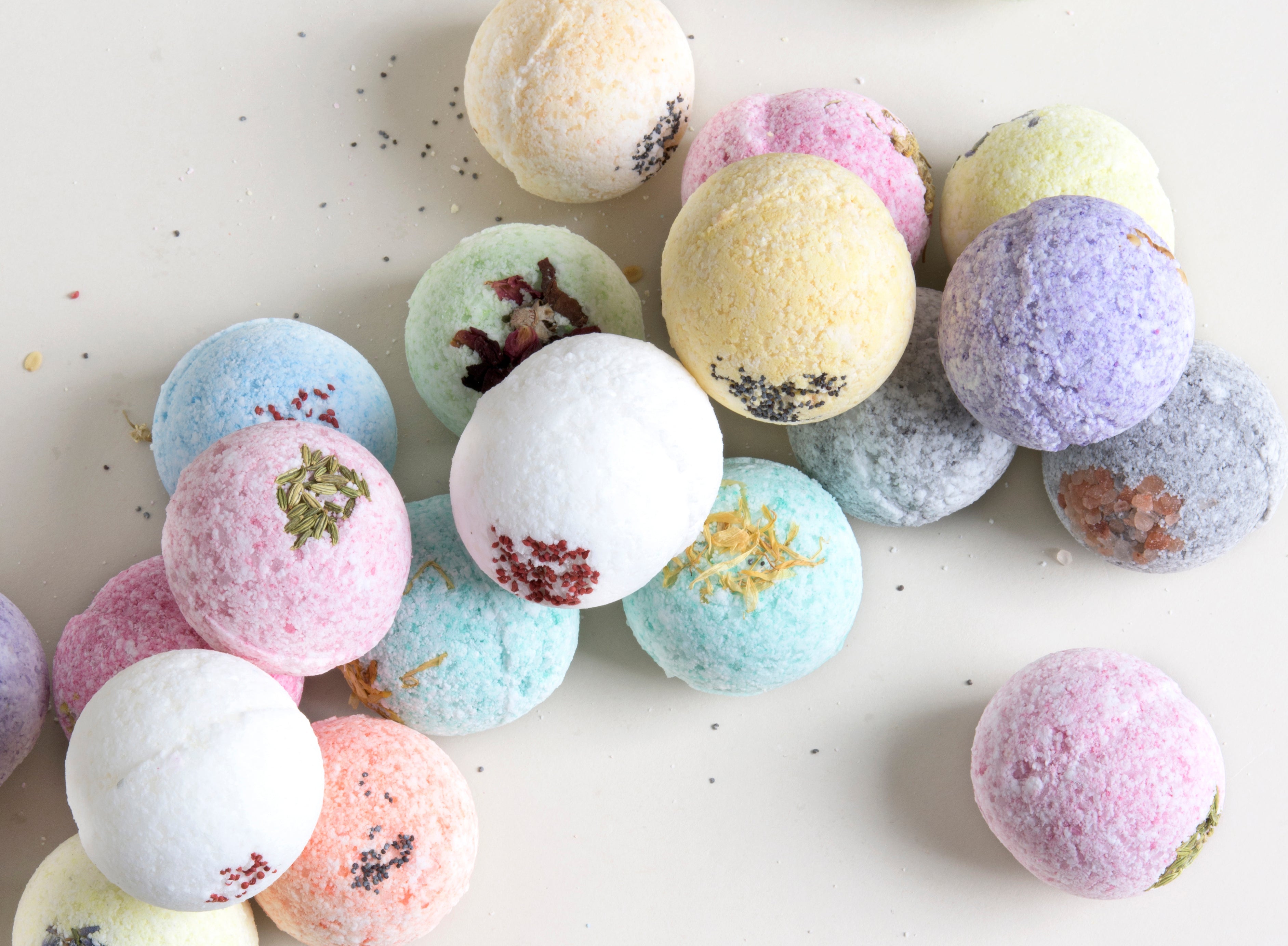 Bath Bombs Gift Set - Essential Oils - 12 Pack