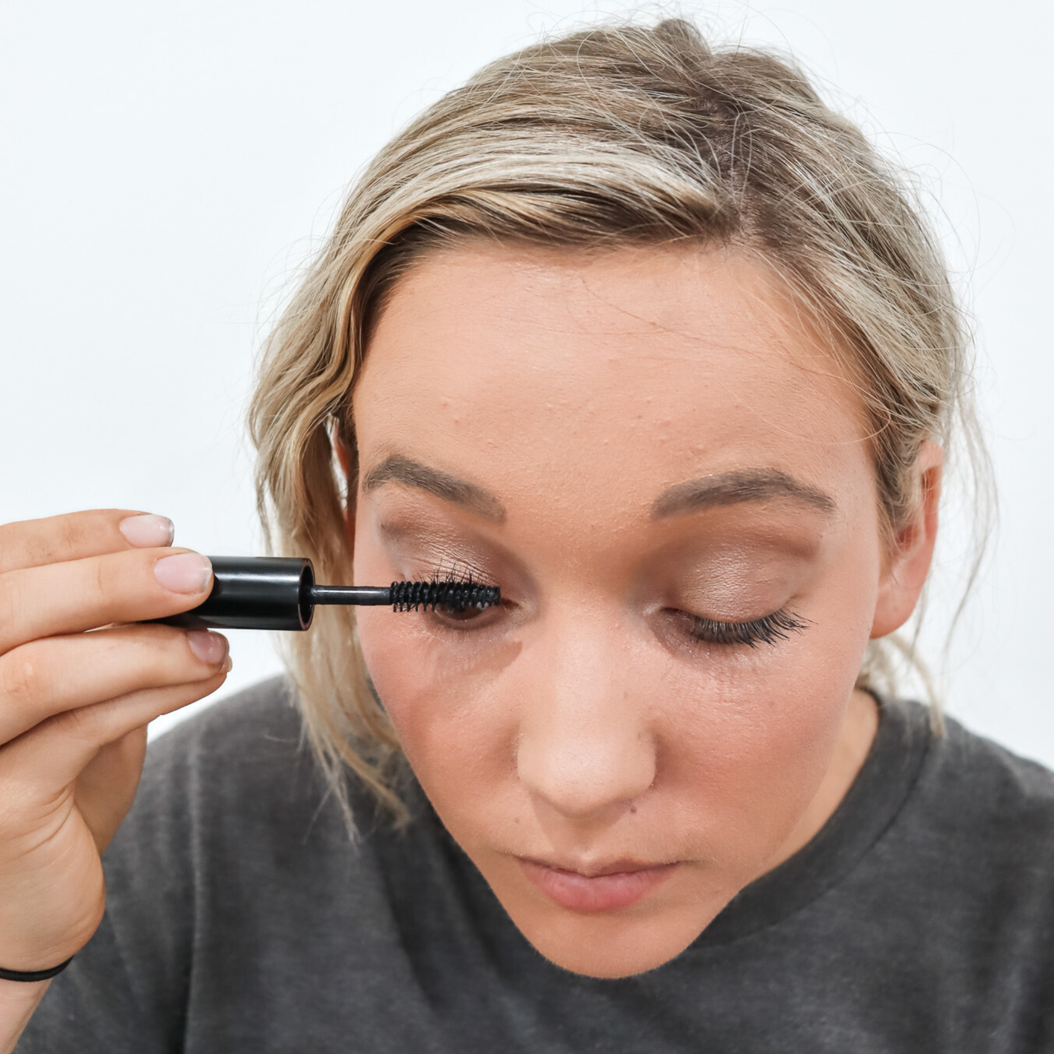 Voluminous Lash-Growth Mascara - Curl and Lift Formula