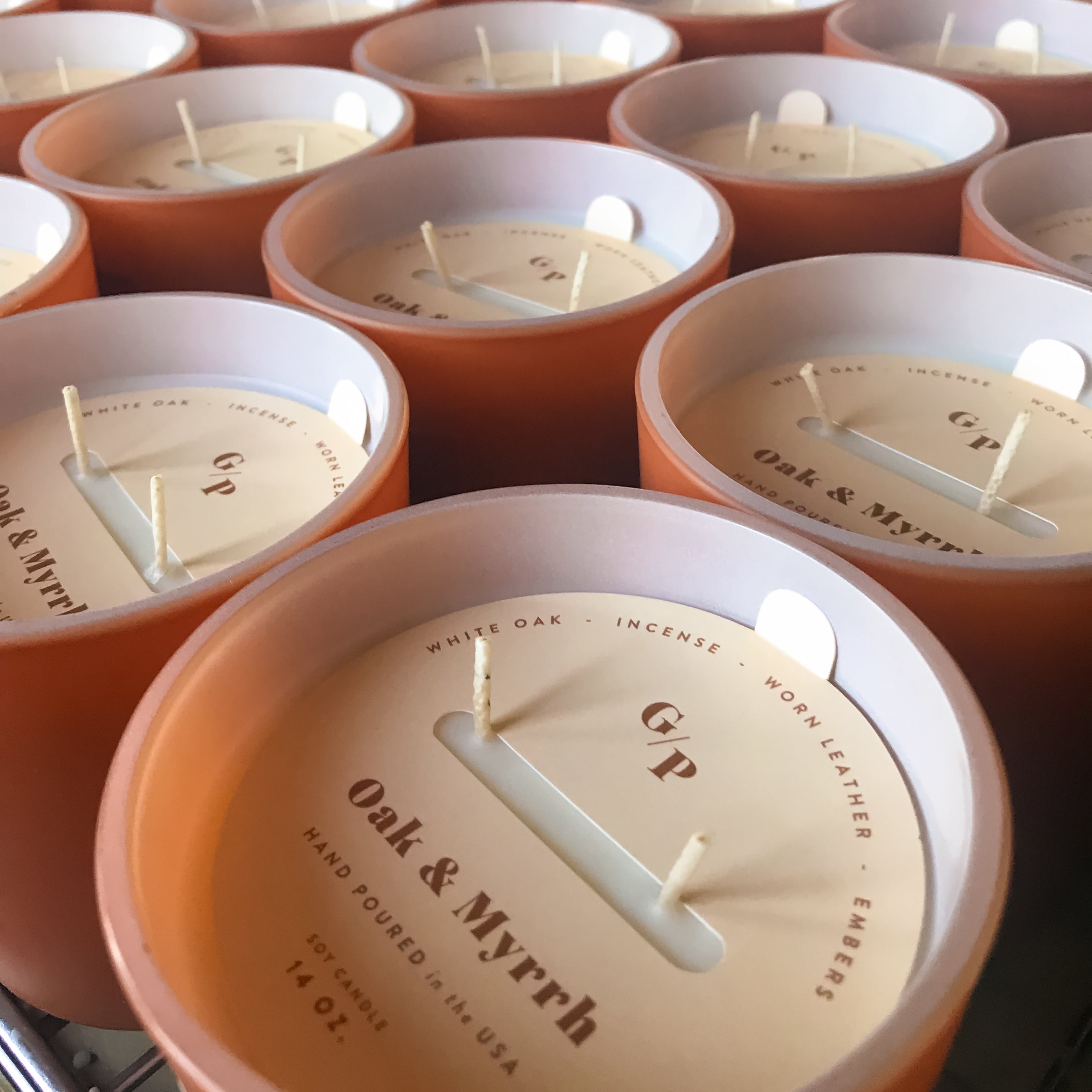 Soy Candle 14 oz. 2-Wick - Oak & Myrrh Fragrance