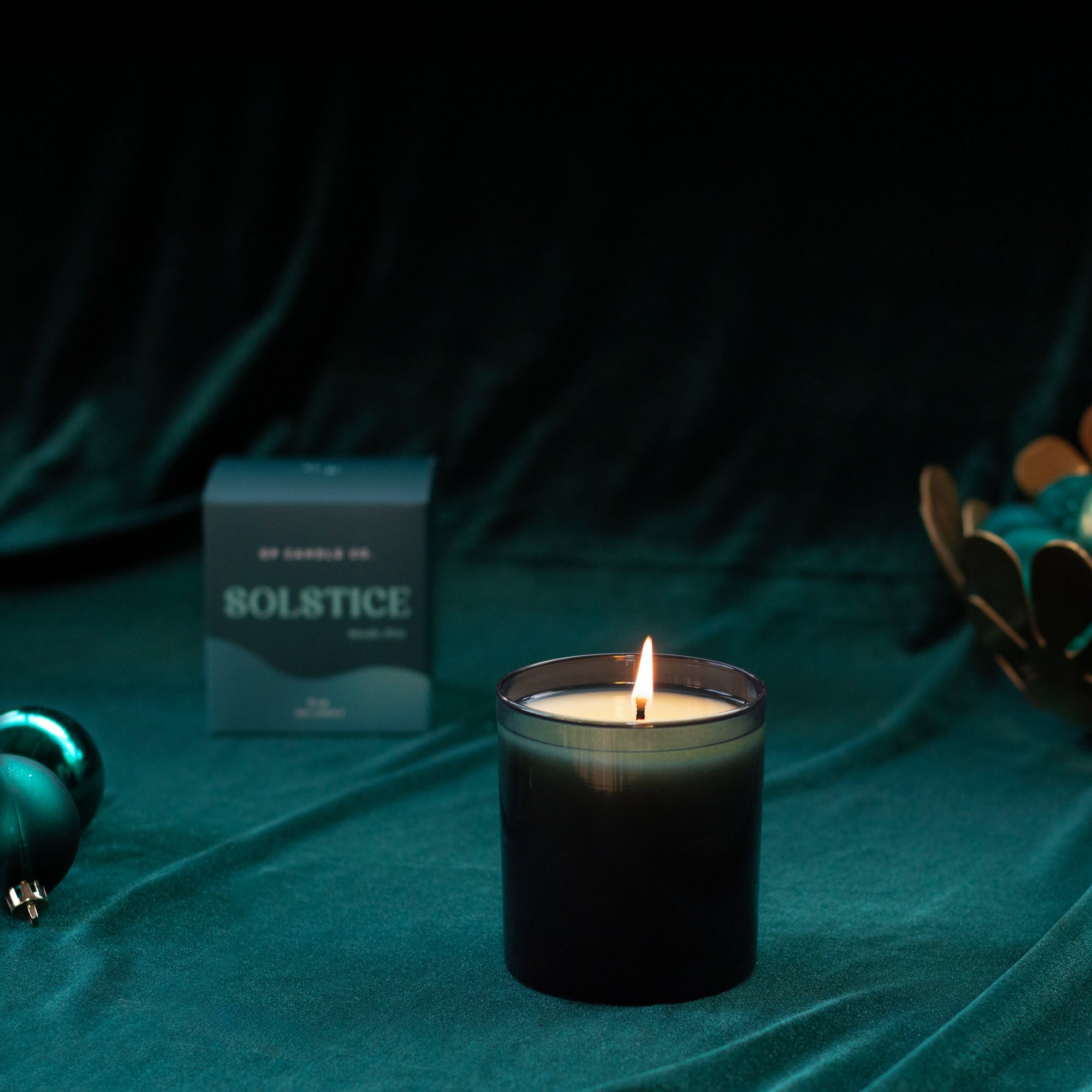 Solstice 9 oz. Hue Candle - Nordic Pine